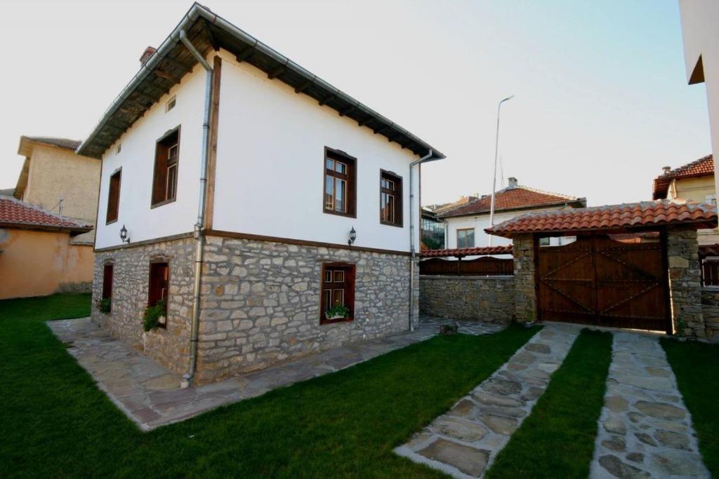 Private 4Br-2Ba Guest House Dryanovo With Pool And Free Parking Экстерьер фото