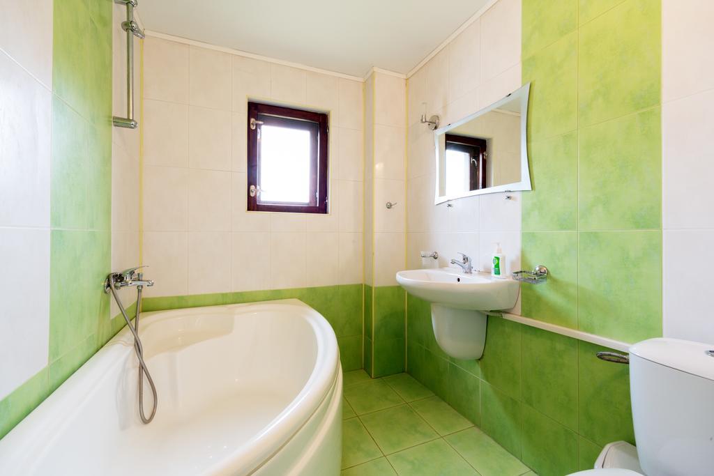 Private 4Br-2Ba Guest House Dryanovo With Pool And Free Parking Экстерьер фото