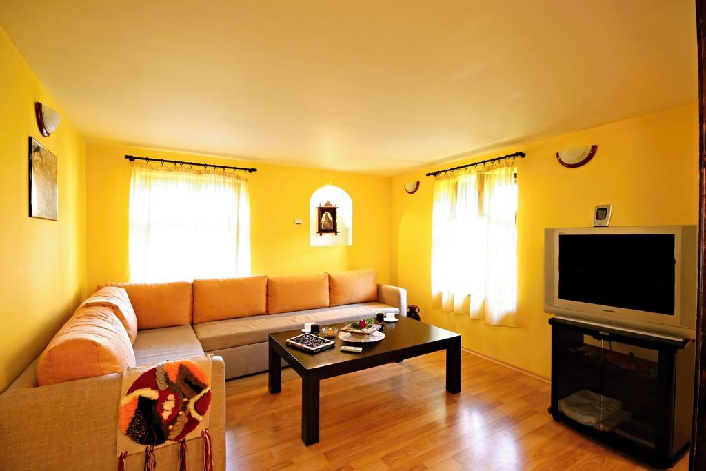 Private 4Br-2Ba Guest House Dryanovo With Pool And Free Parking Экстерьер фото